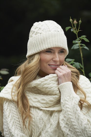 Extra soft scarf .colour natural. unisex. lattice stitch on centre panel . Cable stitch runs along outer sides and diamond stich runs along the side if the lattice stitch. Soft warm and breathable. Hat to match available. Lattice cable scarf.